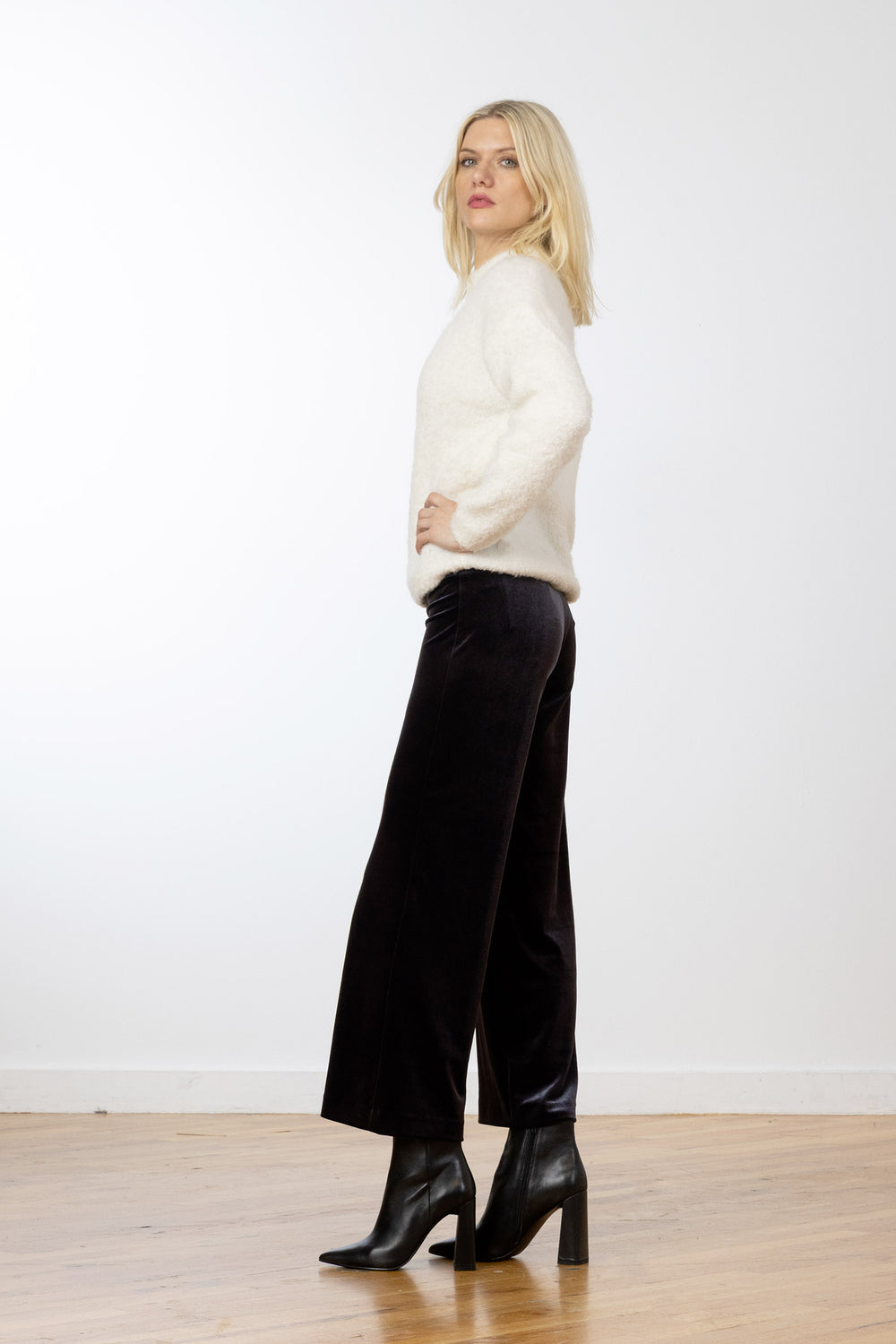 ALEX Velvet Charcoal - AVENUE MONTAIGNE