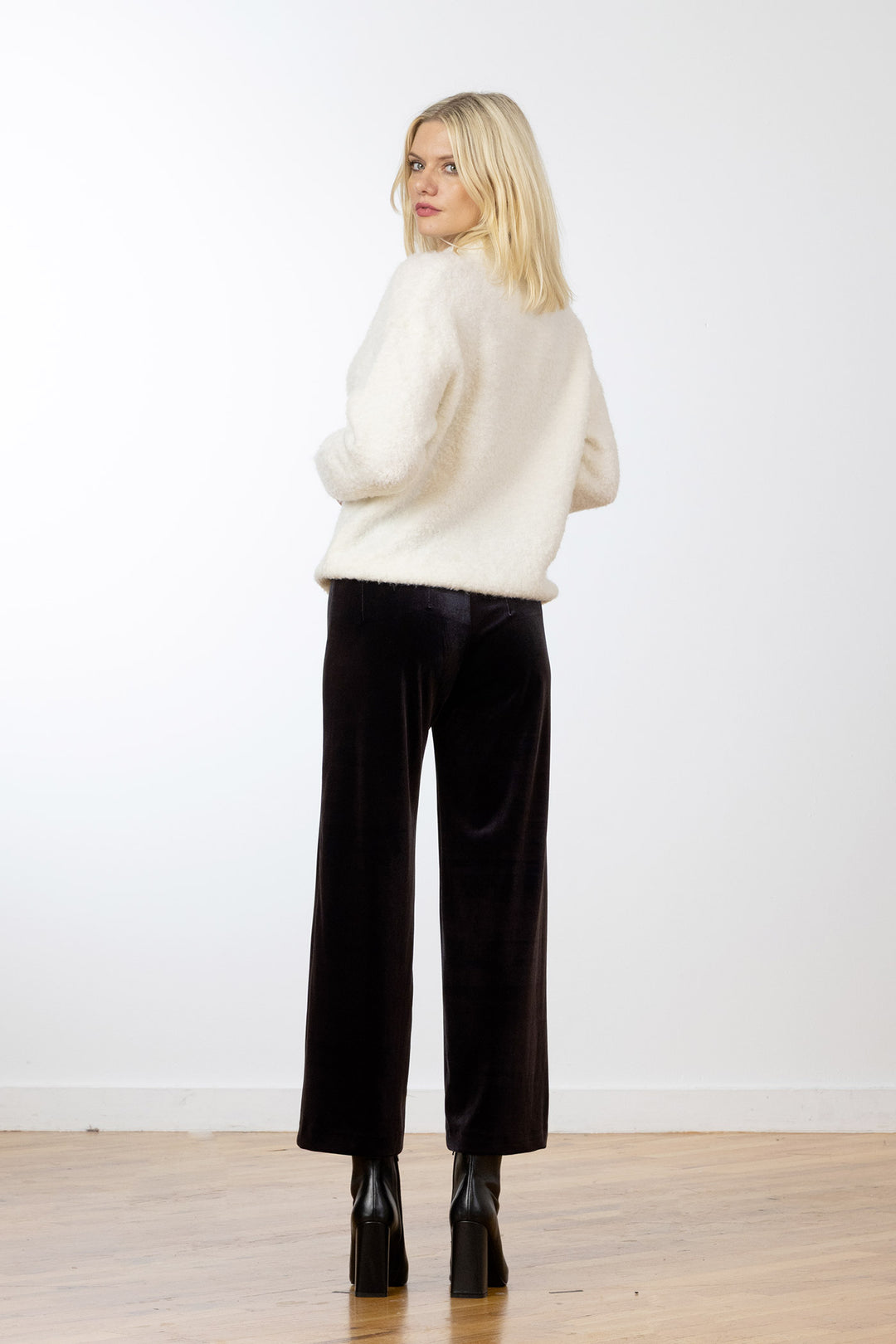 ALEX Velvet Charcoal - AVENUE MONTAIGNE