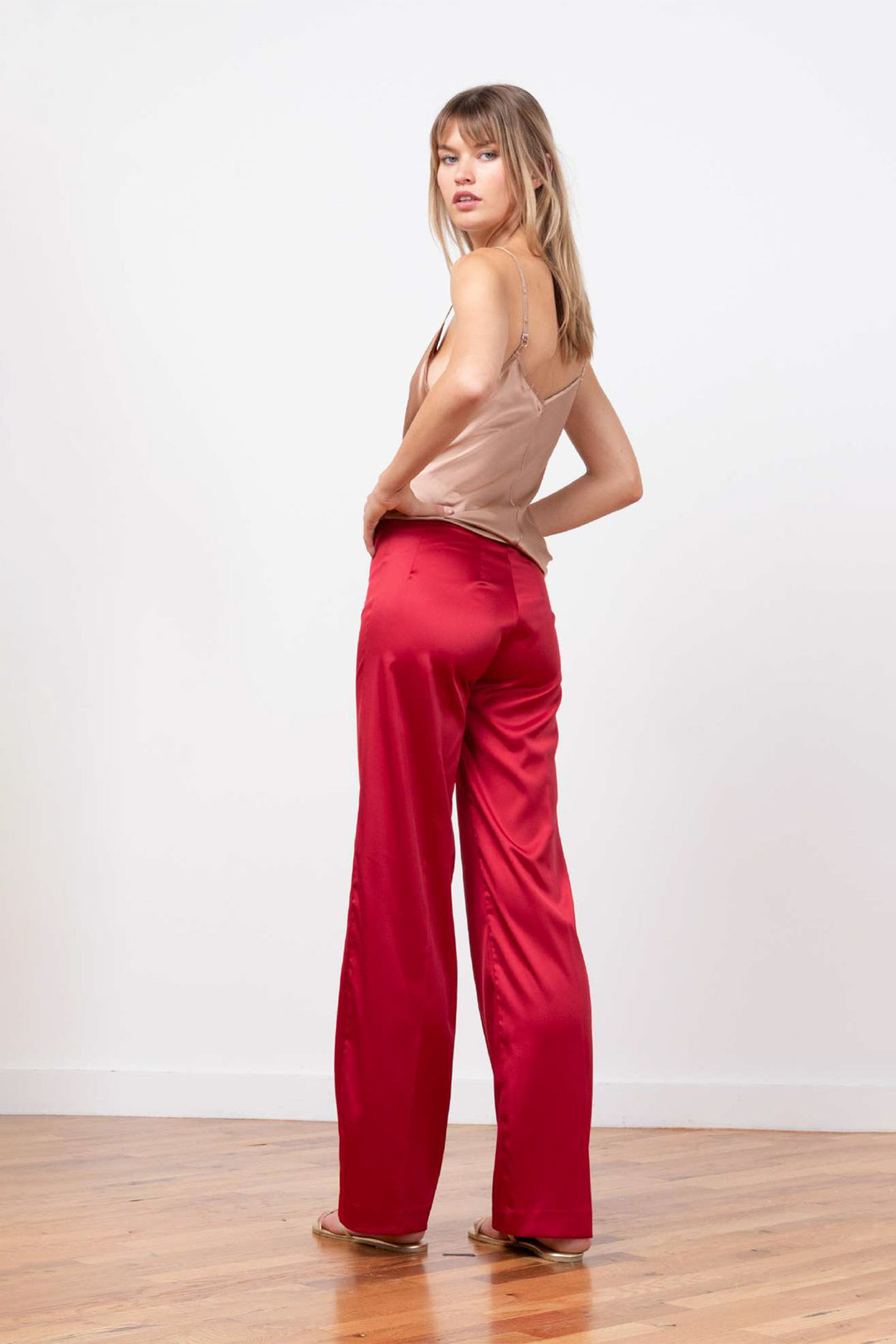 FLAVIA Satin Red