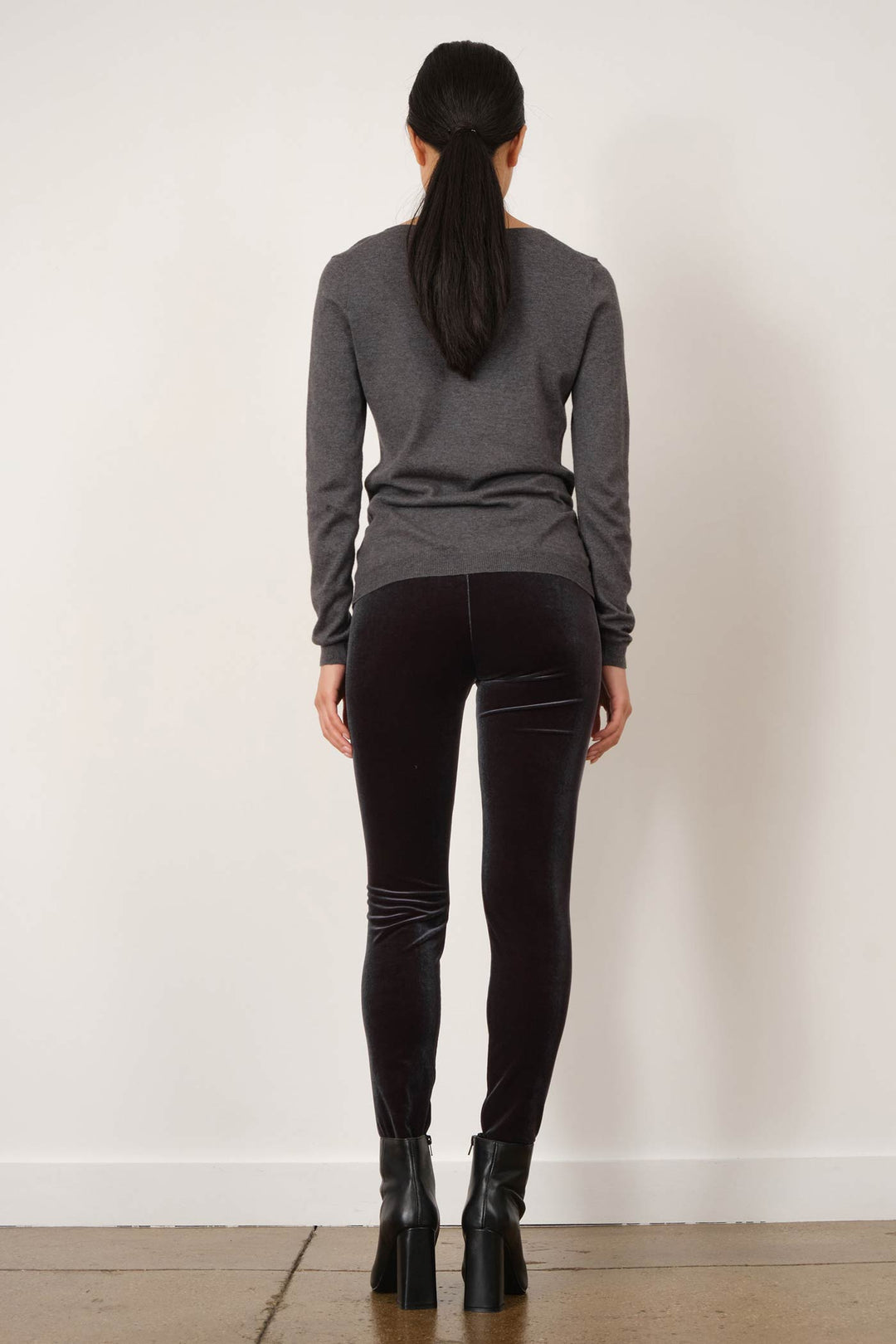 PULL ON SKINNY Velvet Charcoal - AVENUE MONTAIGNE