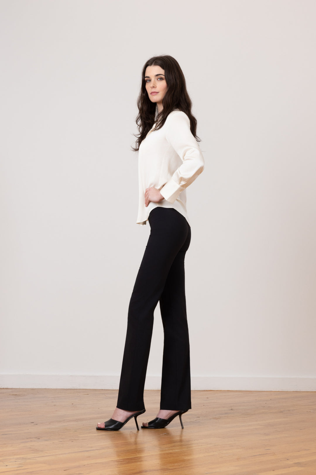 BECCA Signature Black Summer - AVENUE MONTAIGNE 