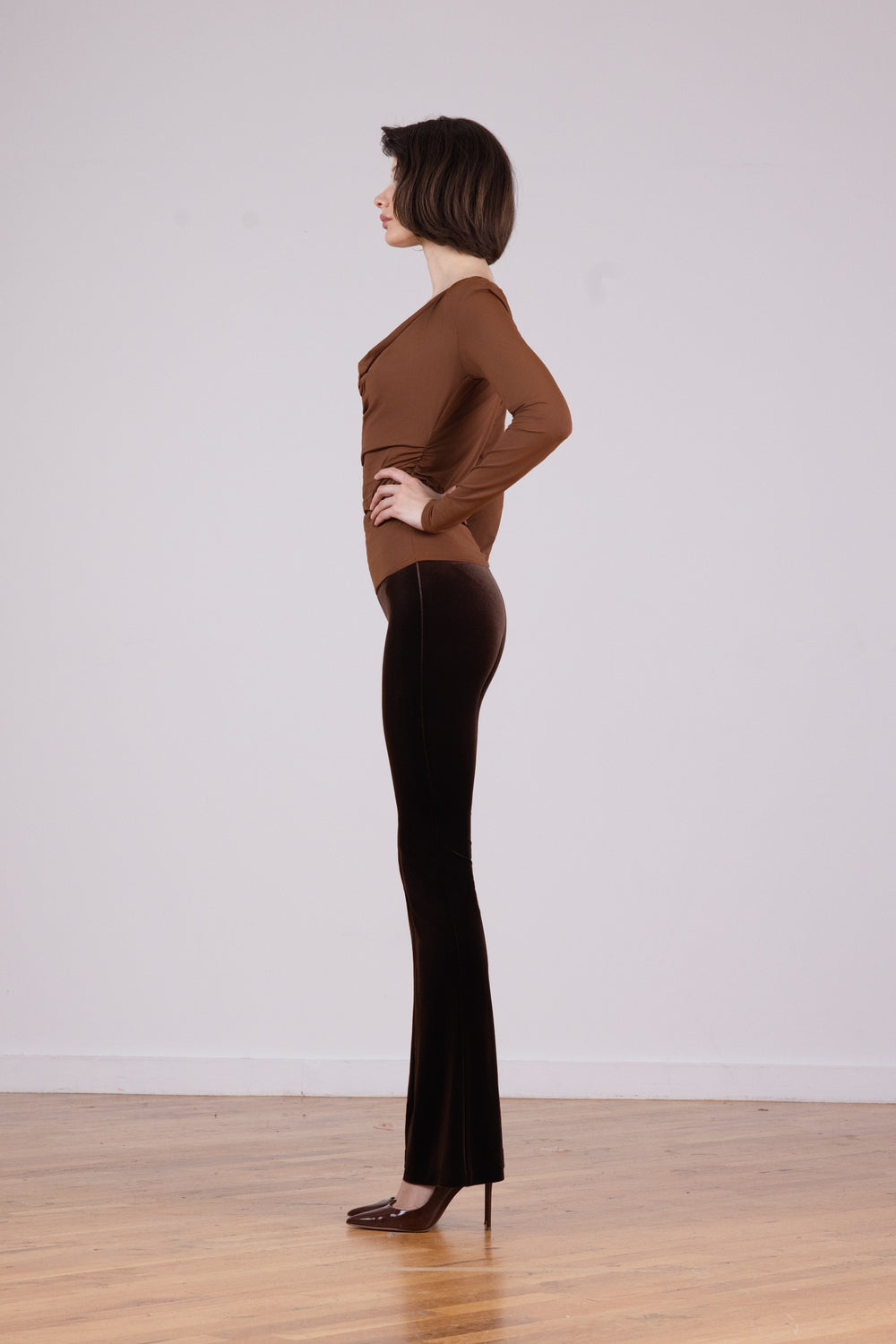 BELLINI Velvet Brown - AVENUE MONTAIGNE 