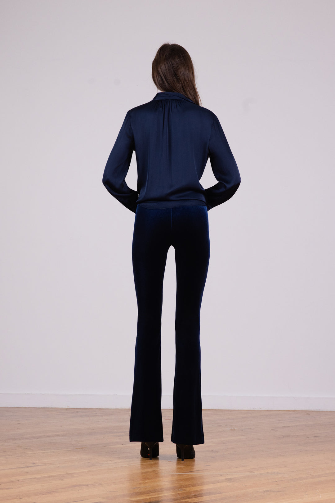 BELLINI Velvet Navy - AVENUE MONTAIGNE 