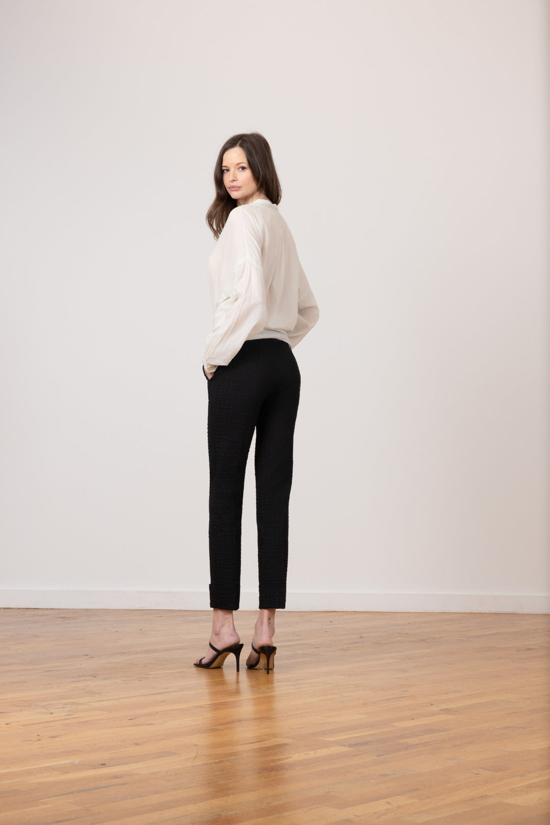 BEN Seersucker Black - AVENUE MONTAIGNE 