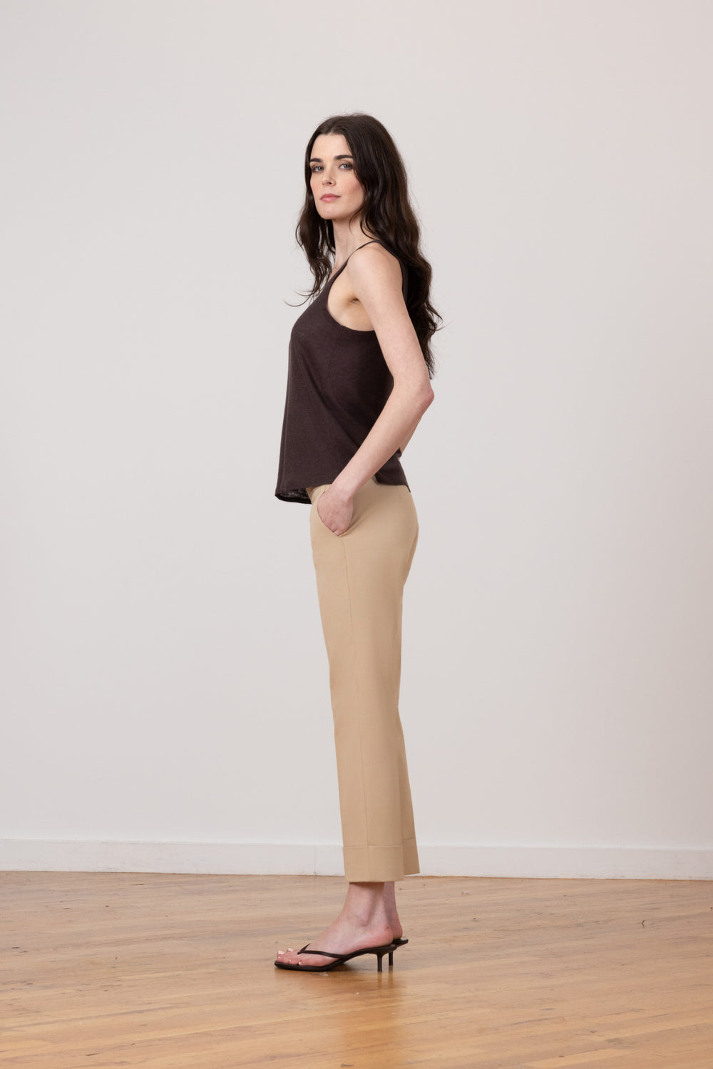 BEN Cotton Stretch Khaki - AVENUE MONTAIGNE 