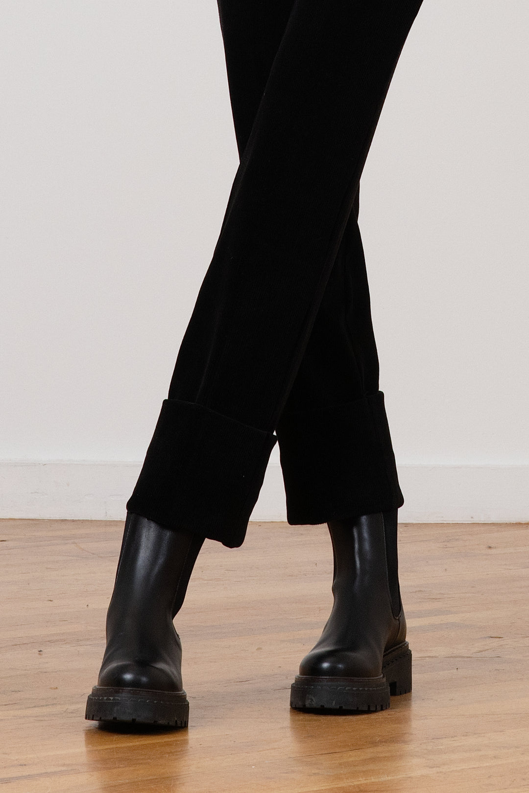 BONNIE Pre-Washed Corduroy Black