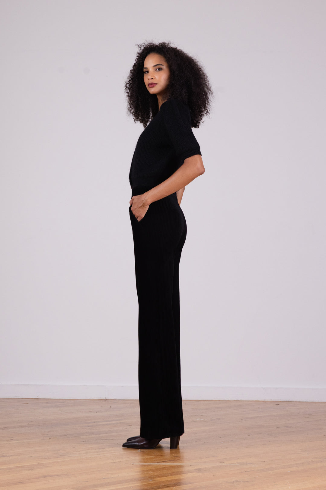 CARLA Corduroy Black