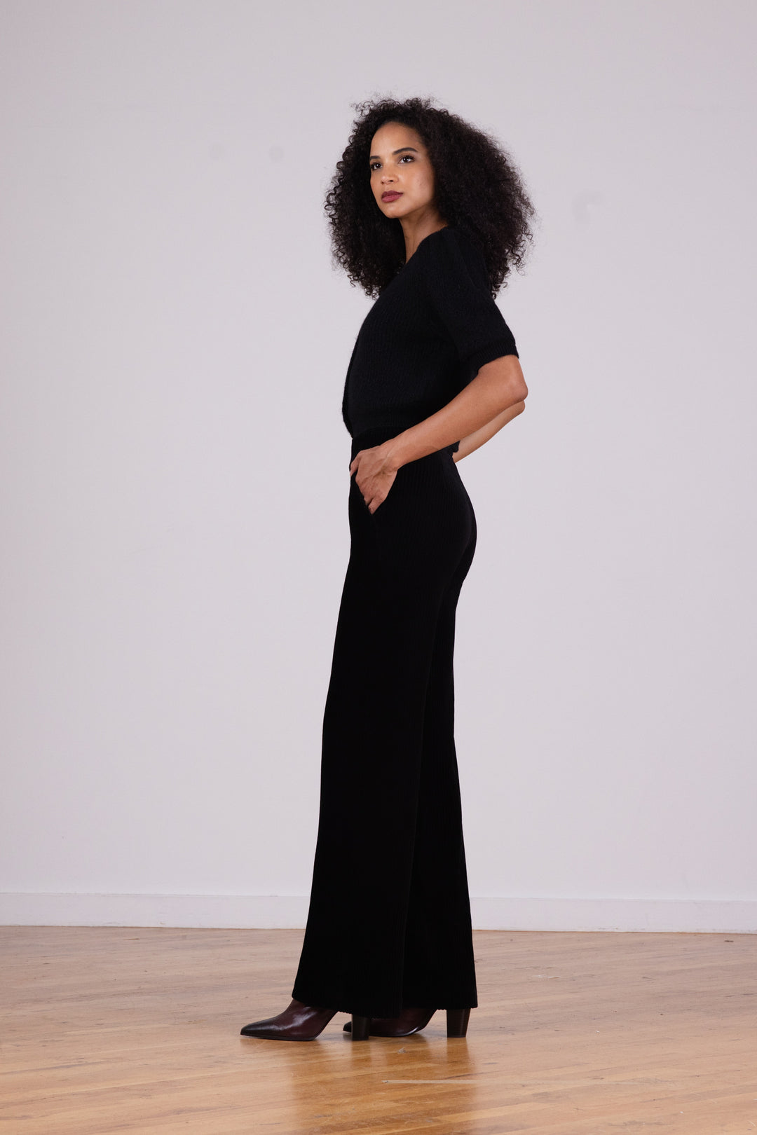 CARLA Corduroy Black