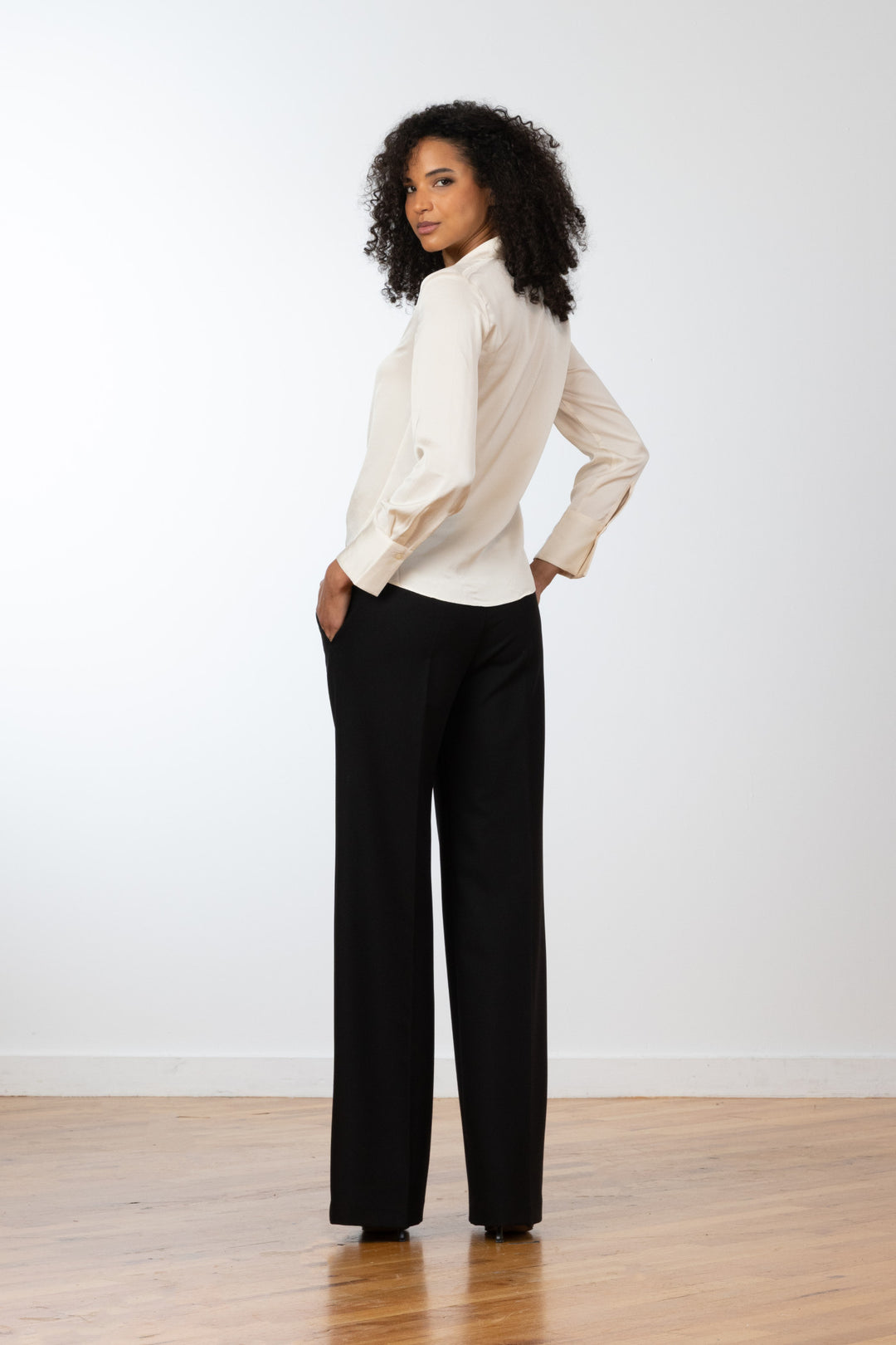 CARLA Tropical Black