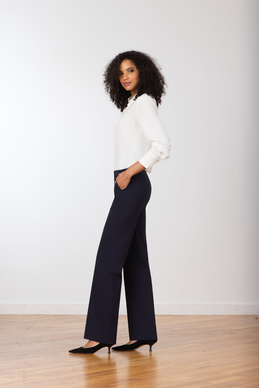 CASTEL Signature Navy - AVENUE MONTAIGNE 