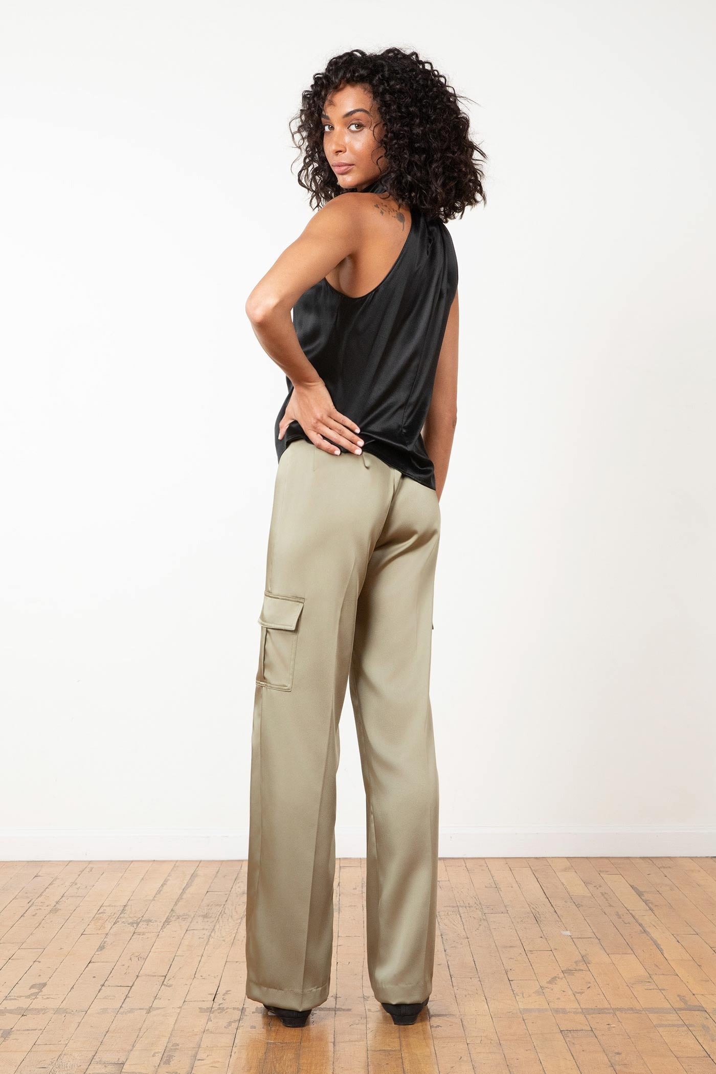 ECLIPSE Satin Olive Green – AVENUE MONTAIGNE