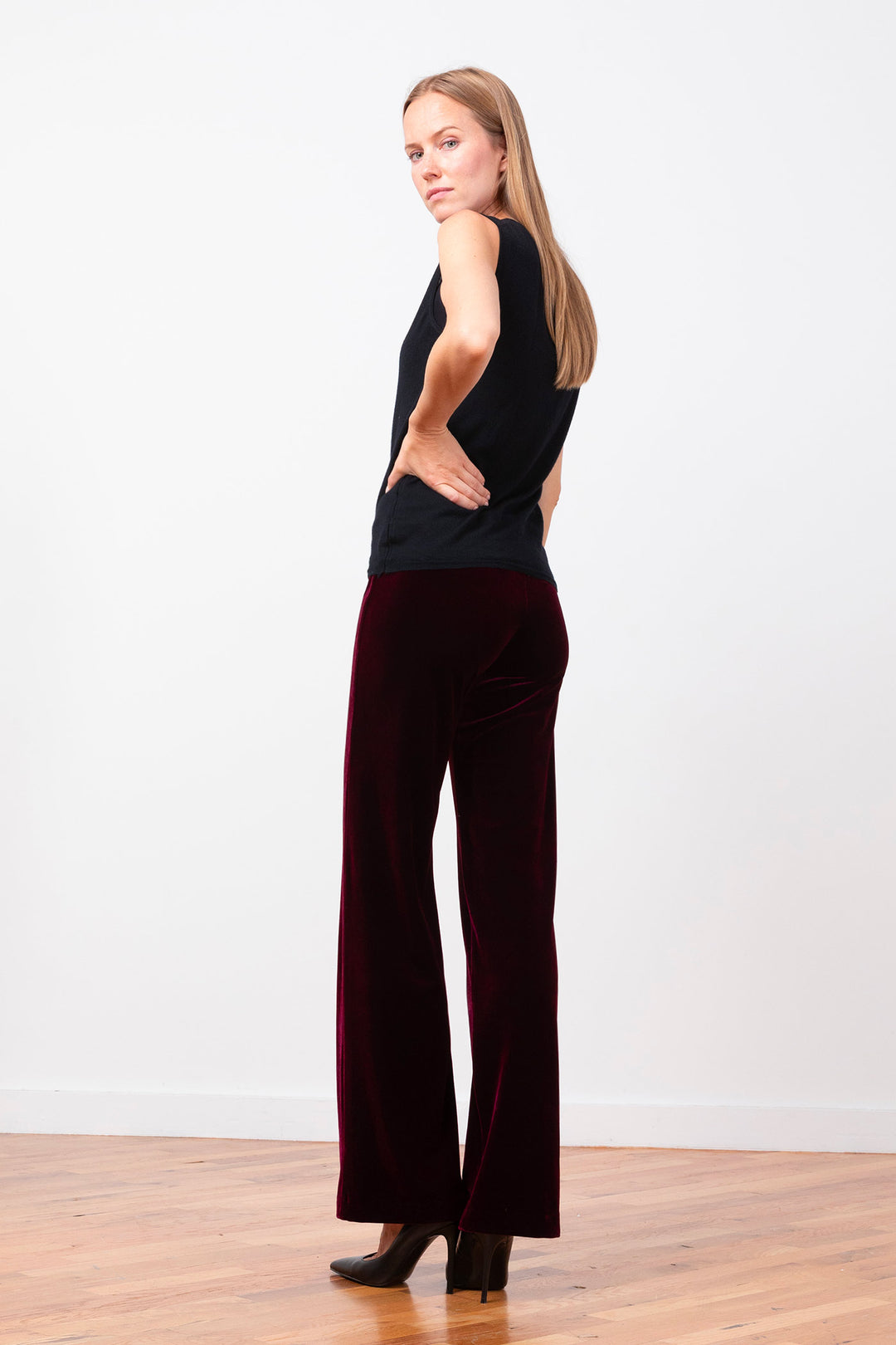 FLAVIA Velvet Burgundy