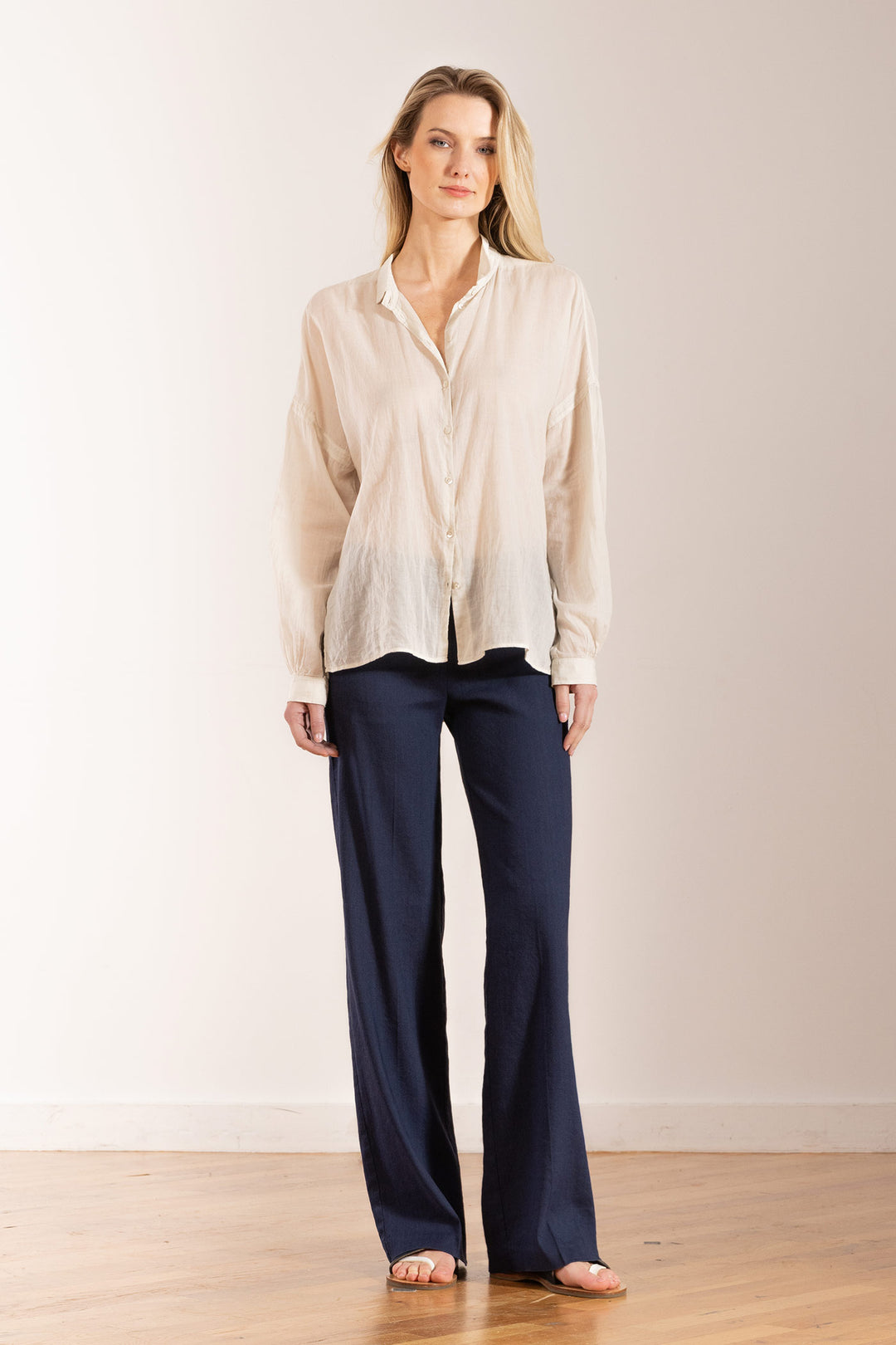 AVENUE MONTAIGNE Designer Pants - Flavia Collection Linen Navy - Size 10 - Navy - Full Legnth, Wide Leg AVENUE MONTAIGNE Designer Pants - Flavia Collection Linen Navy - Size 10 - Navy - Full Legnth, Wide Leg