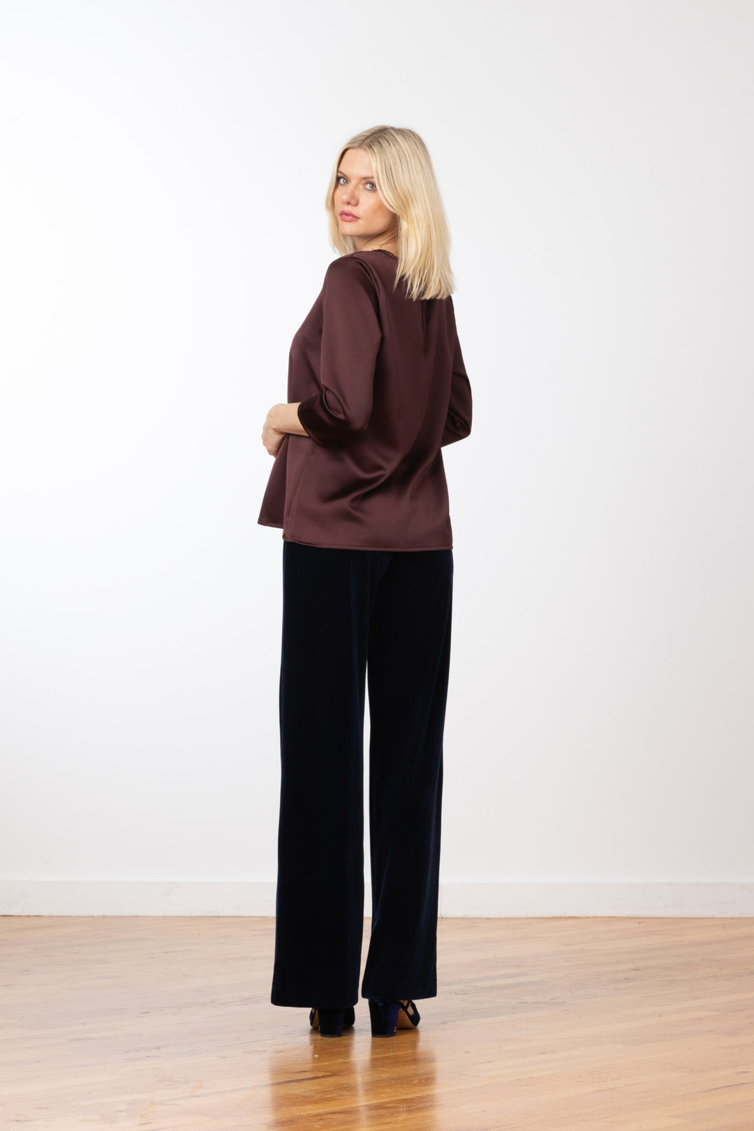 FLAVIA Velvet Navy - AVENUE MONTAIGNE 
