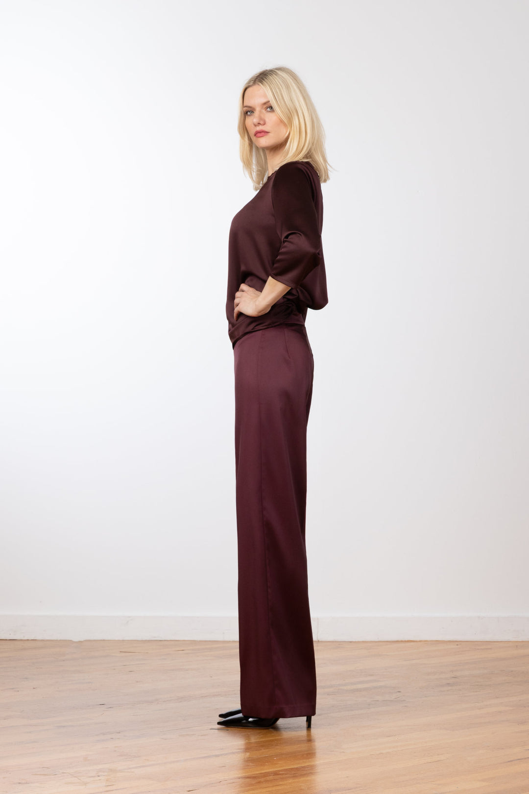 FLAVIA Satin Scarlet