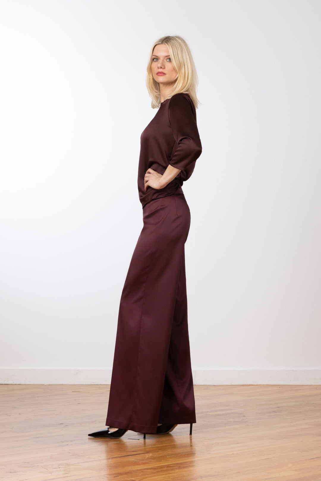 FLAVIA Satin Scarlet