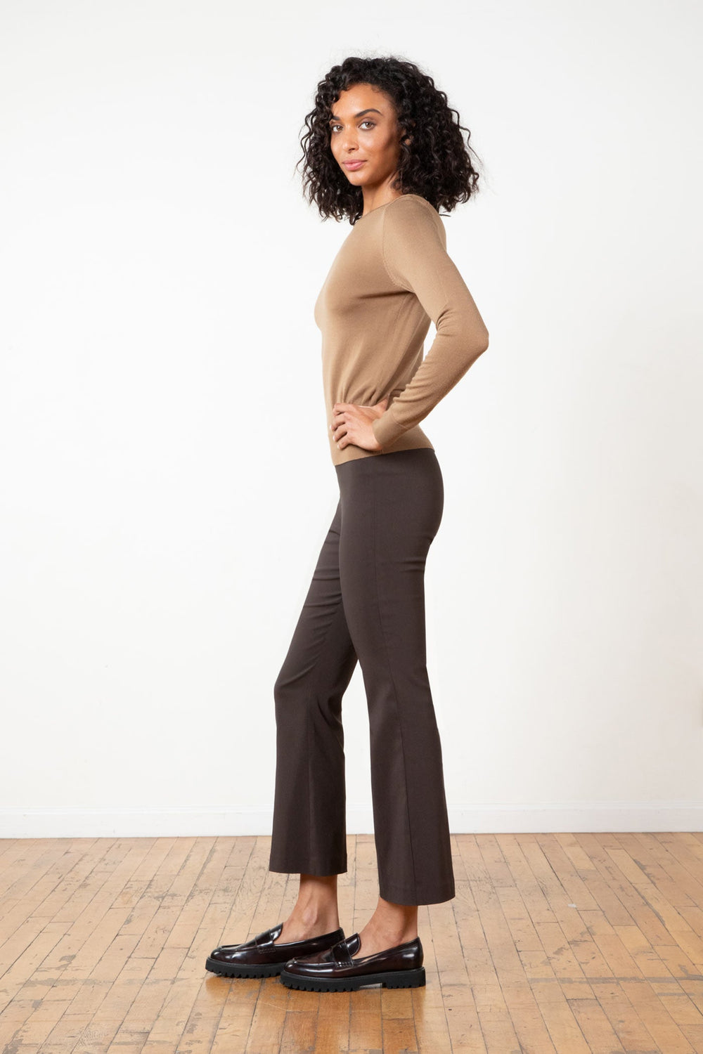 LEO Signature Brown - AVENUE MONTAIGNE 