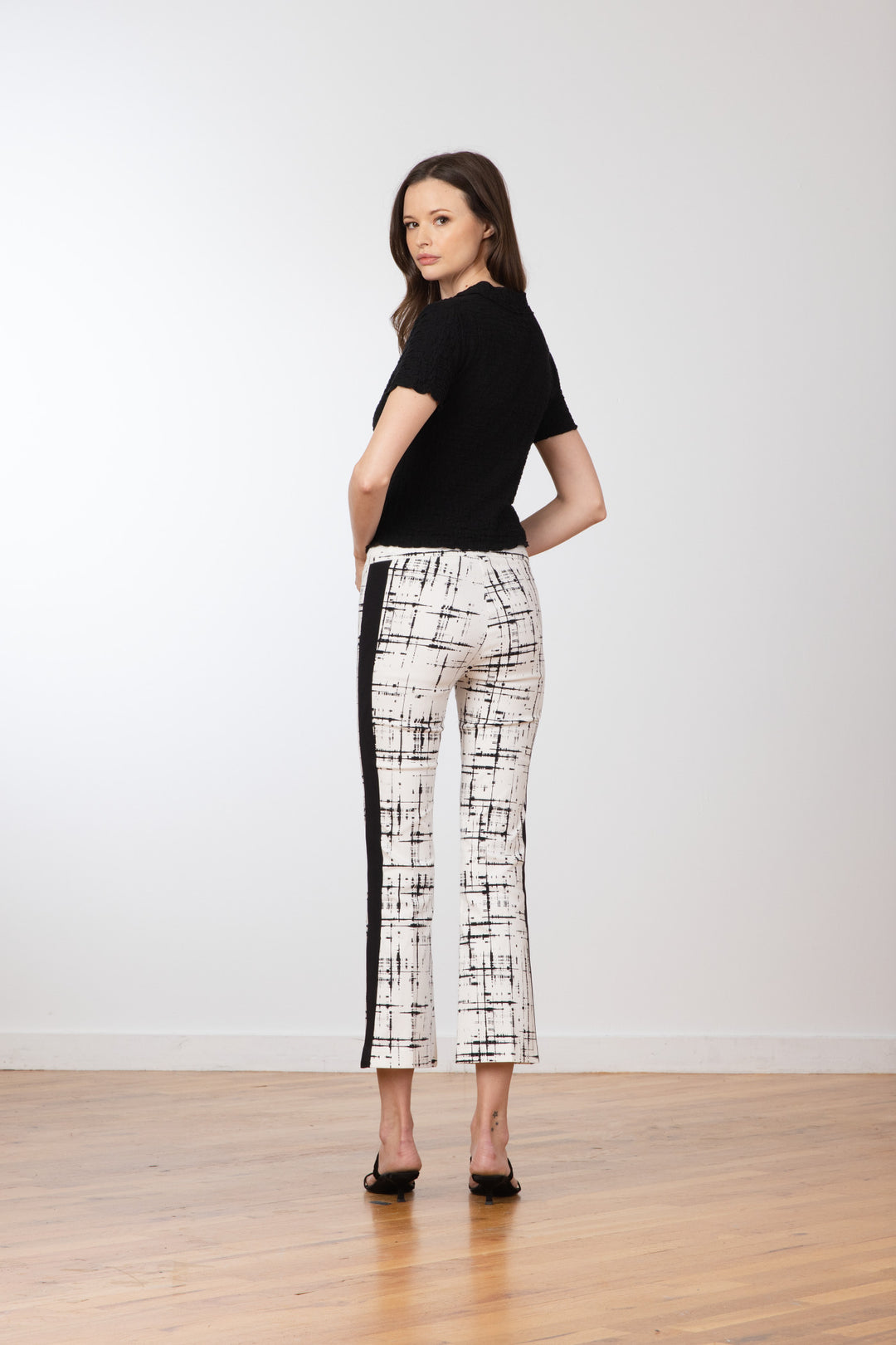 LEO Graffiti White with Band - AVENUE MONTAIGNE 