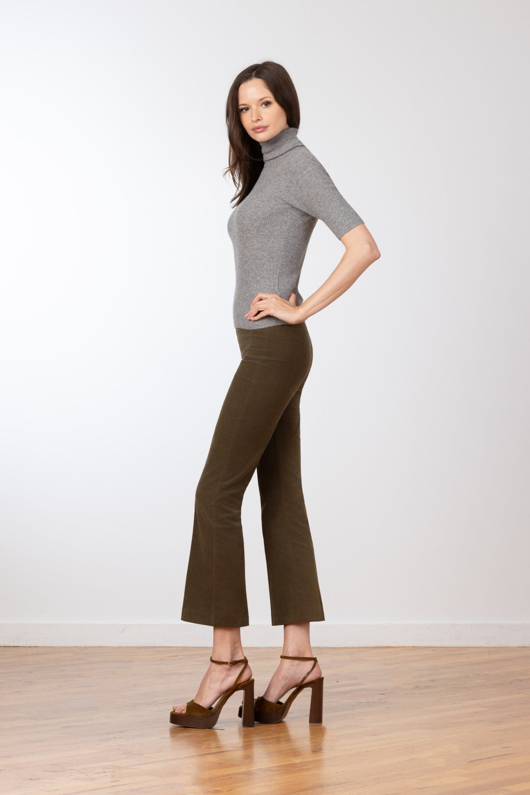 LEO Fine Corduroy Olive Green