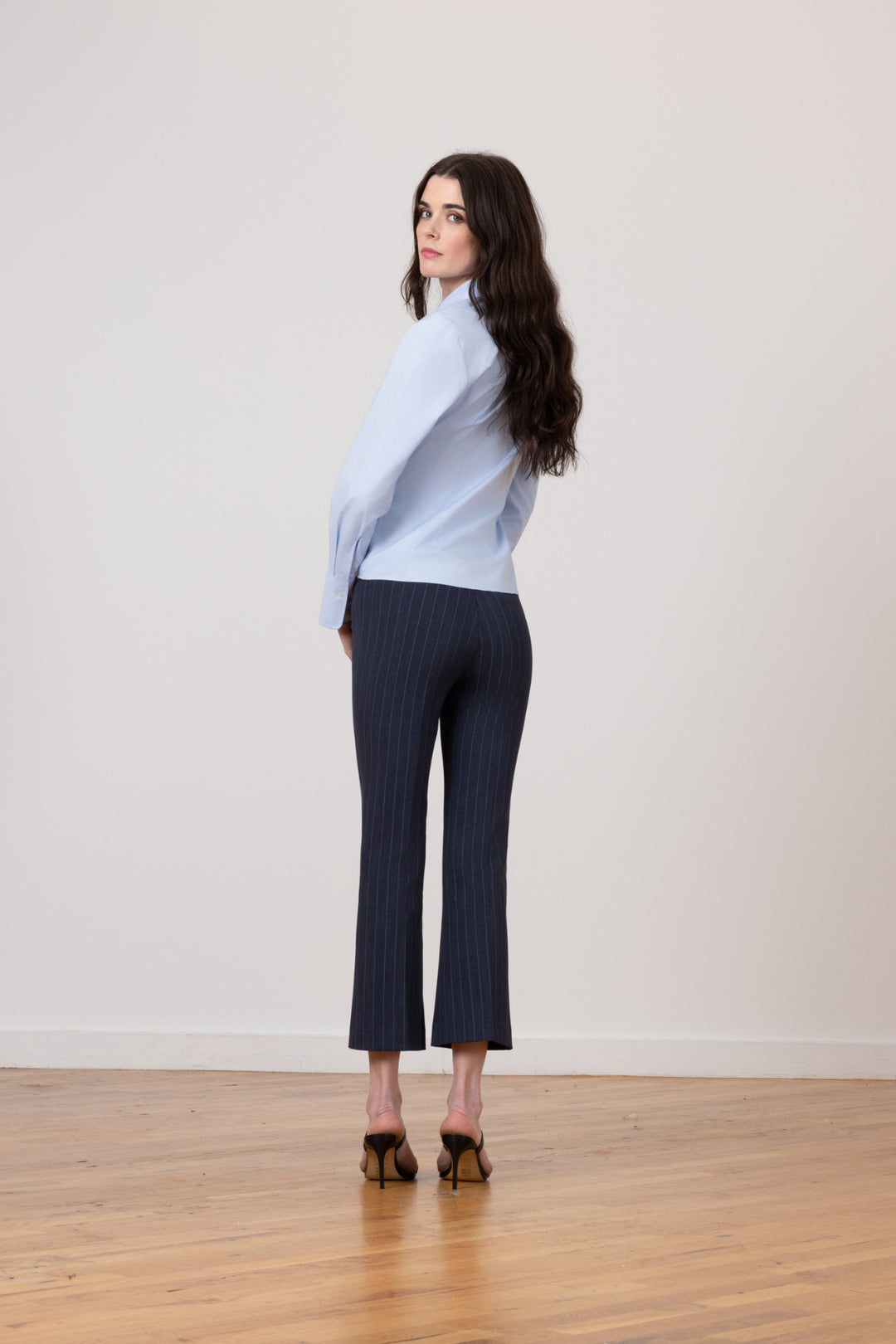 LEO Needle Line Navy - AVENUE MONTAIGNE 