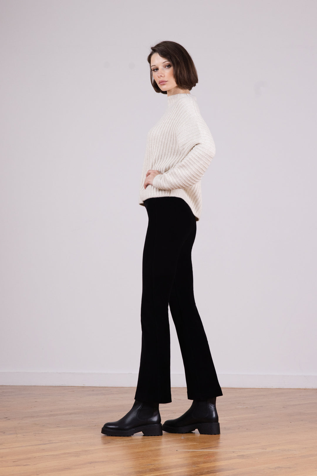 LEO Pre-Washed Corduroy Black
