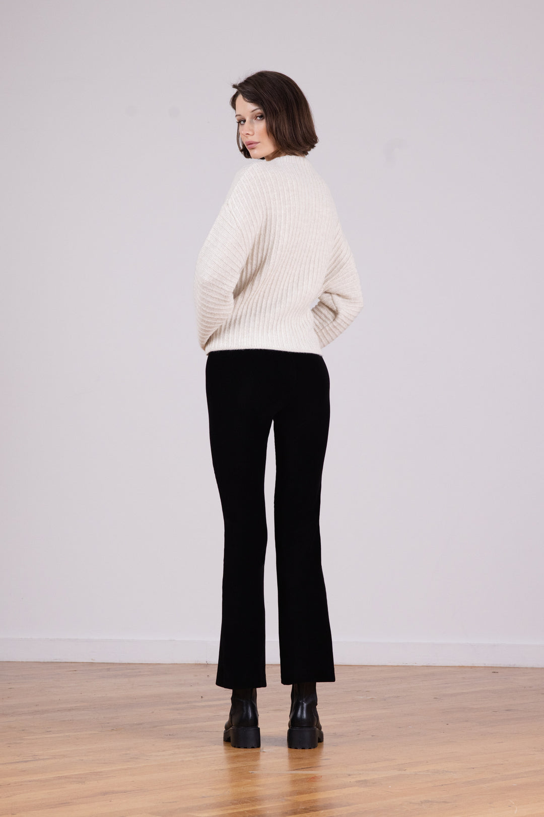 LEO Pre-Washed Corduroy Black
