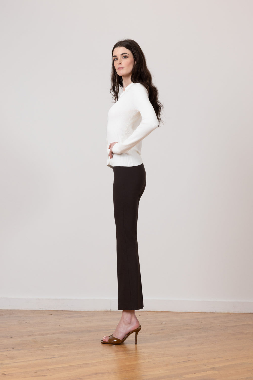 LEO Signature Brown Summer - AVENUE MONTAIGNE 