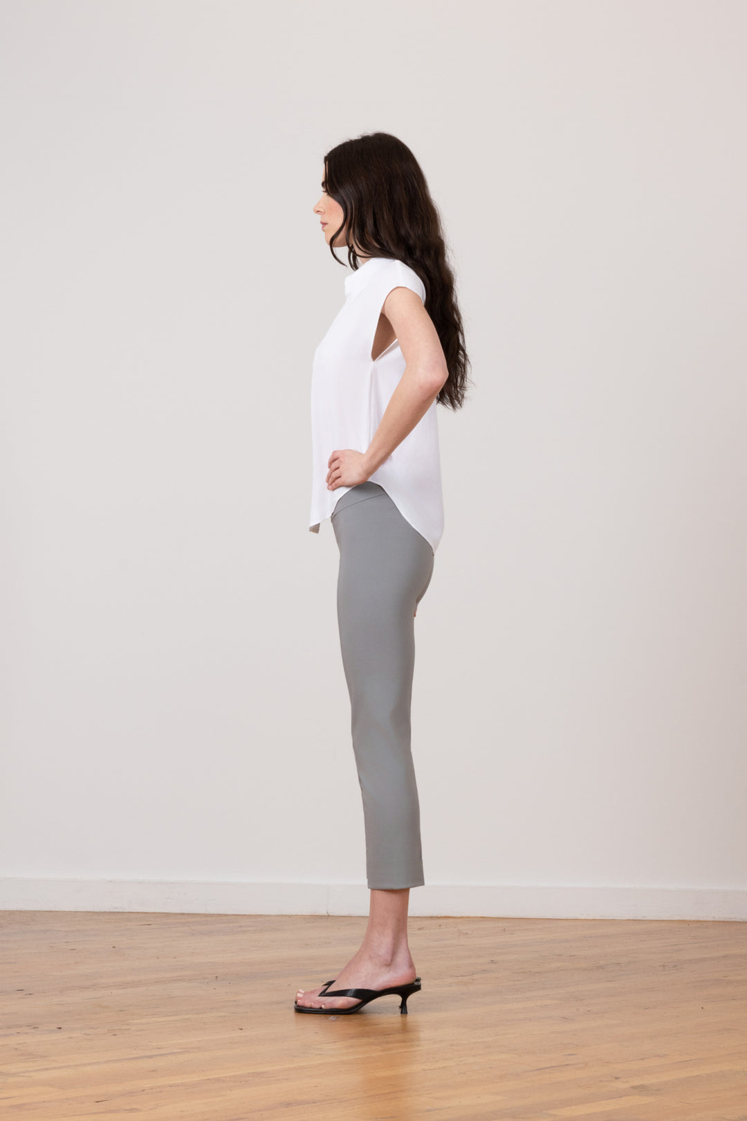 OLIVER Signature Light Grey - AVENUE MONTAIGNE 