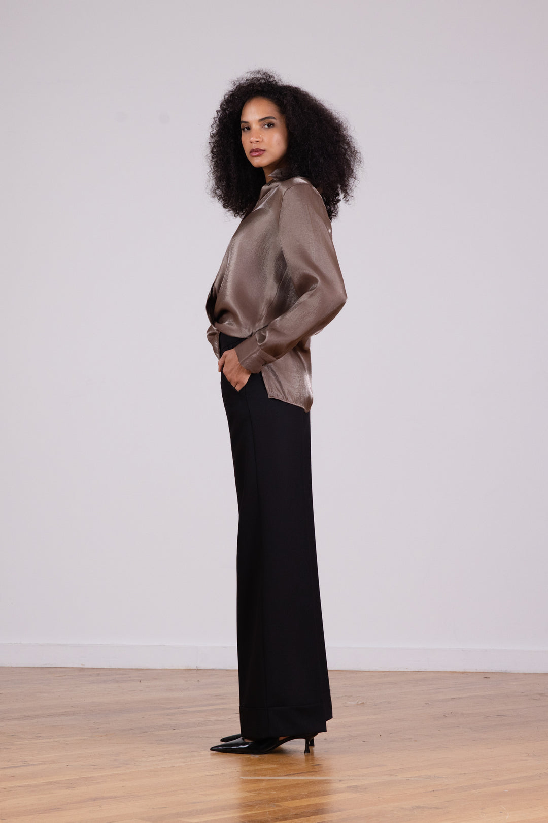 SLEEK Tropical Black