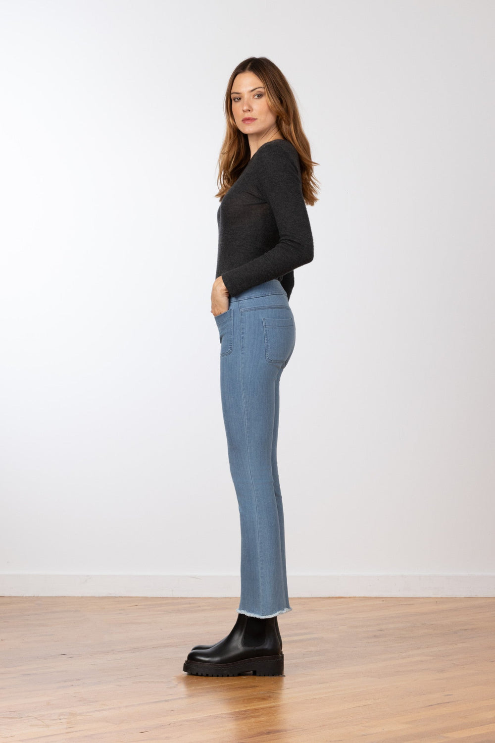 STITCH Light Denim - AVENUE MONTAIGNE 