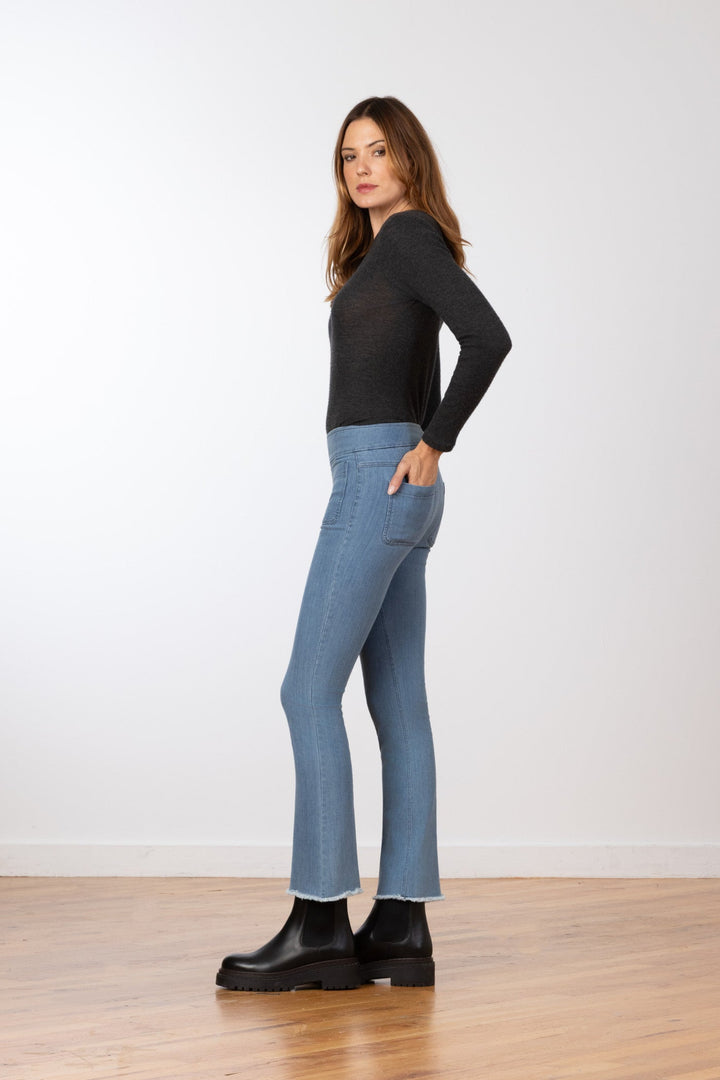 STITCH Light Denim - AVENUE MONTAIGNE 