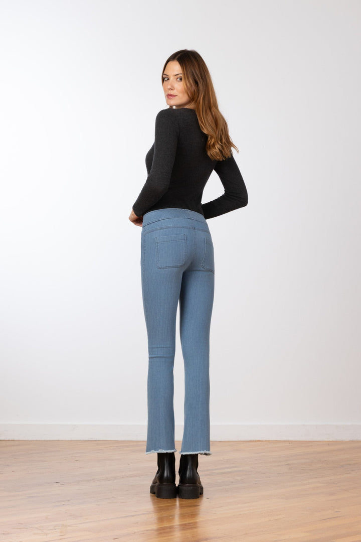 STITCH Light Denim - AVENUE MONTAIGNE 