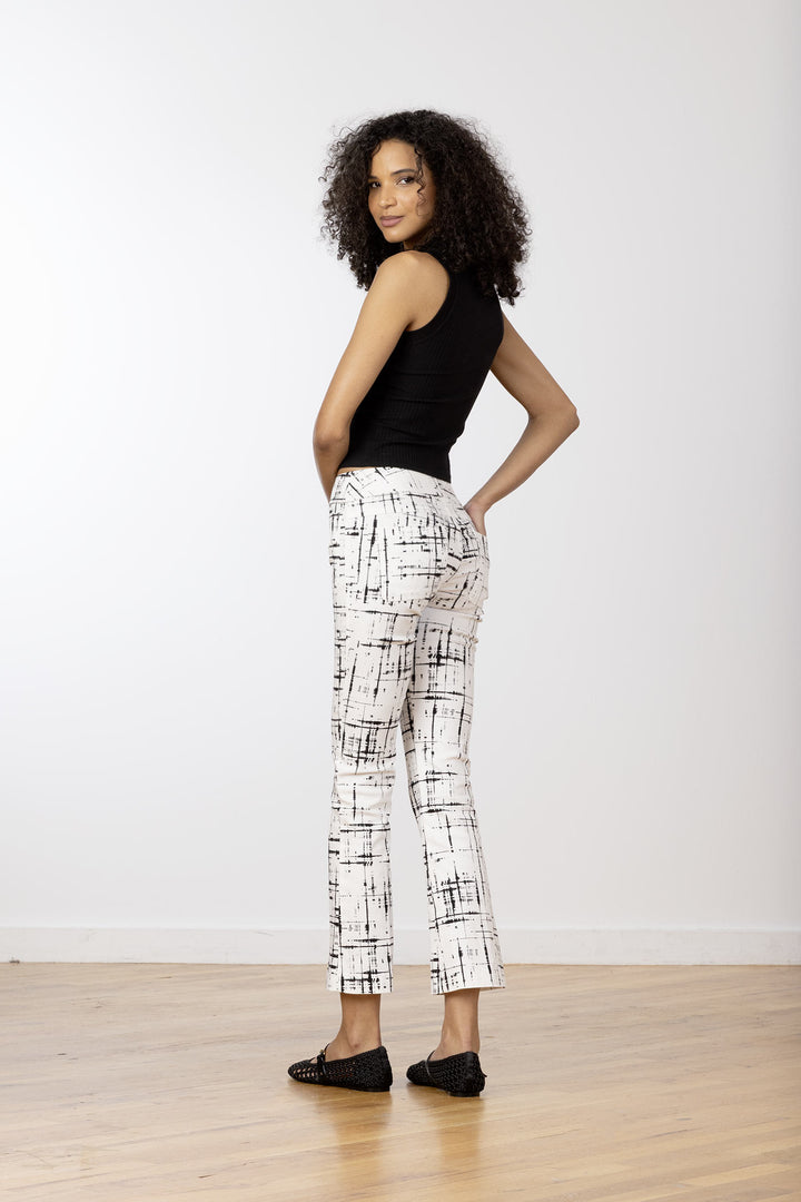 STITCH Graffiti White - AVENUE MONTAIGNE 