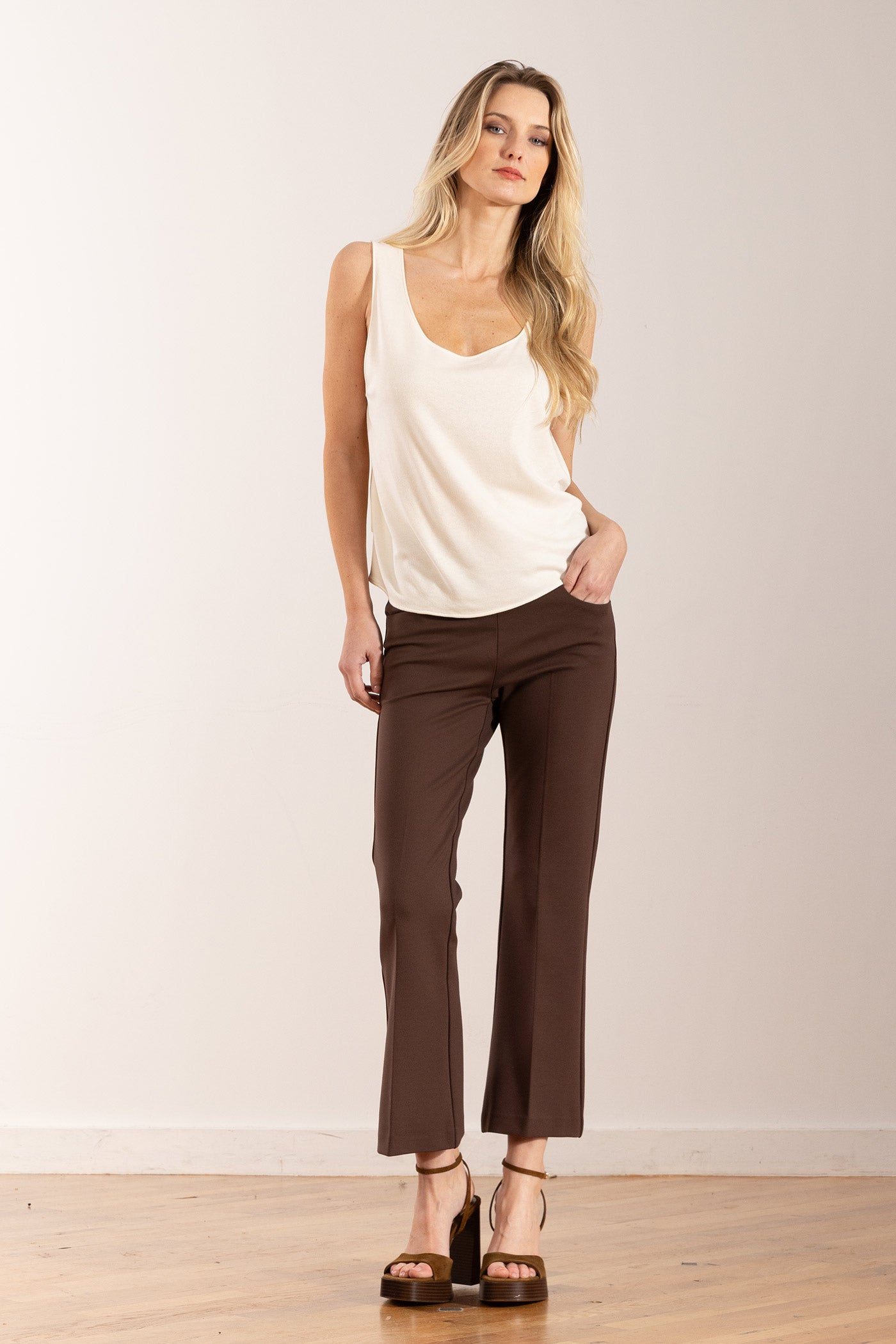 avenue montaigne THEO 4-Way Stretch Cognac