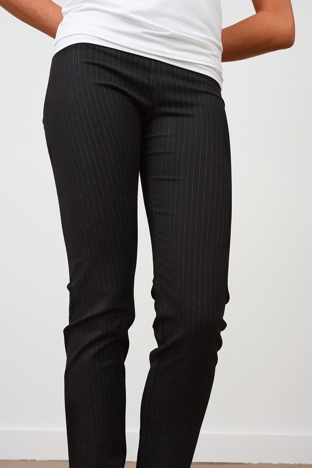 BILLY Pinstripes Silver - AVENUE MONTAIGNE 