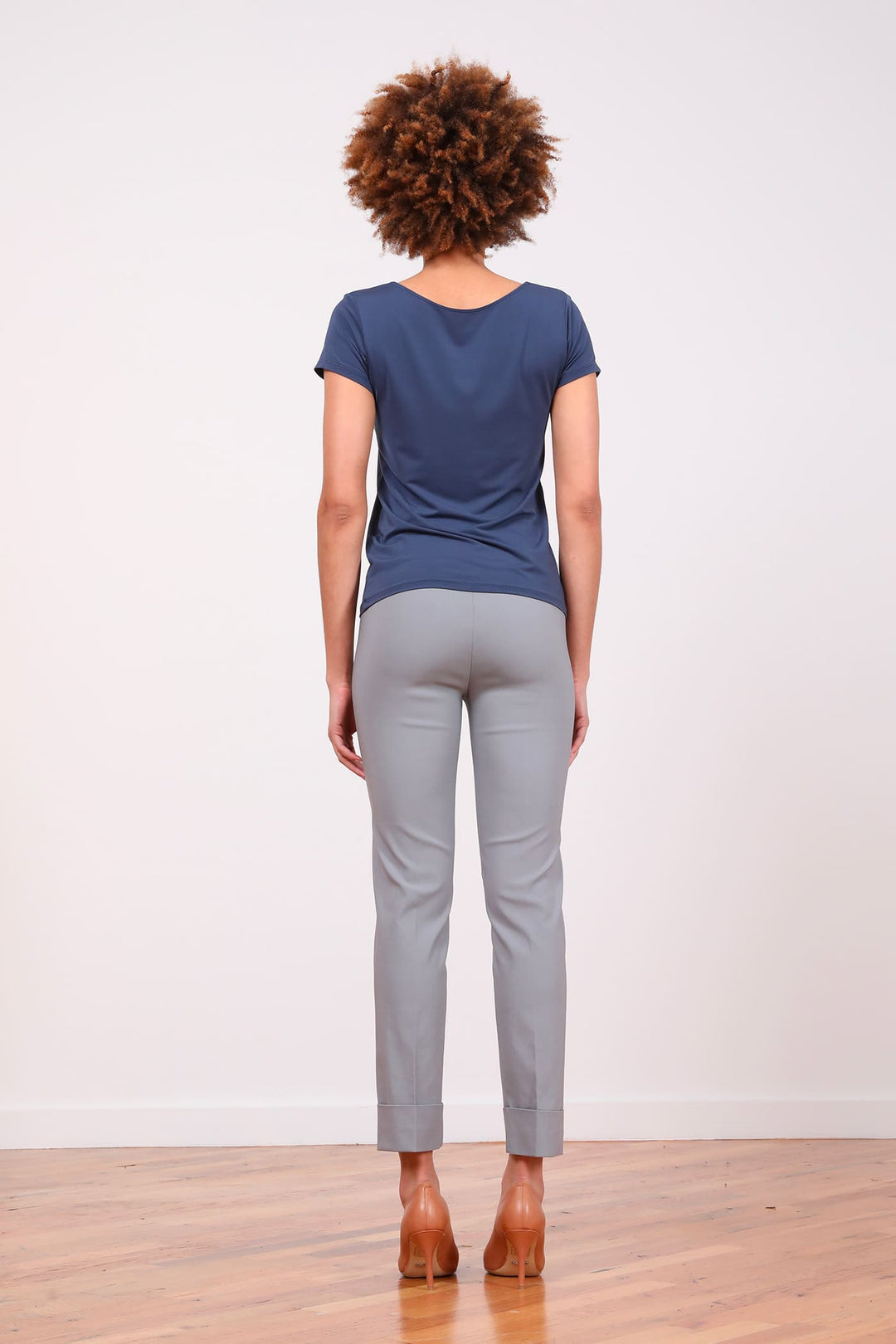 FRANCO Signature Light Grey - AVENUE MONTAIGNE 