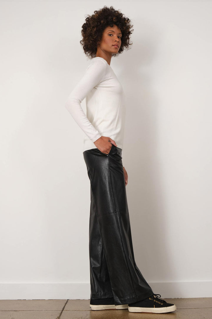 GEORGES Pleather Black