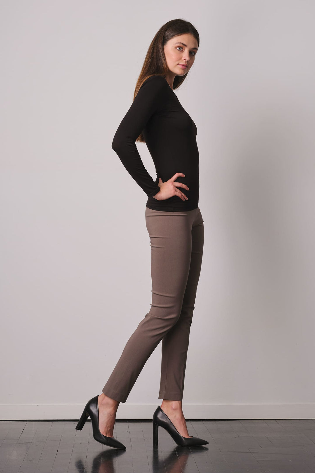 LILI Signature Taupe